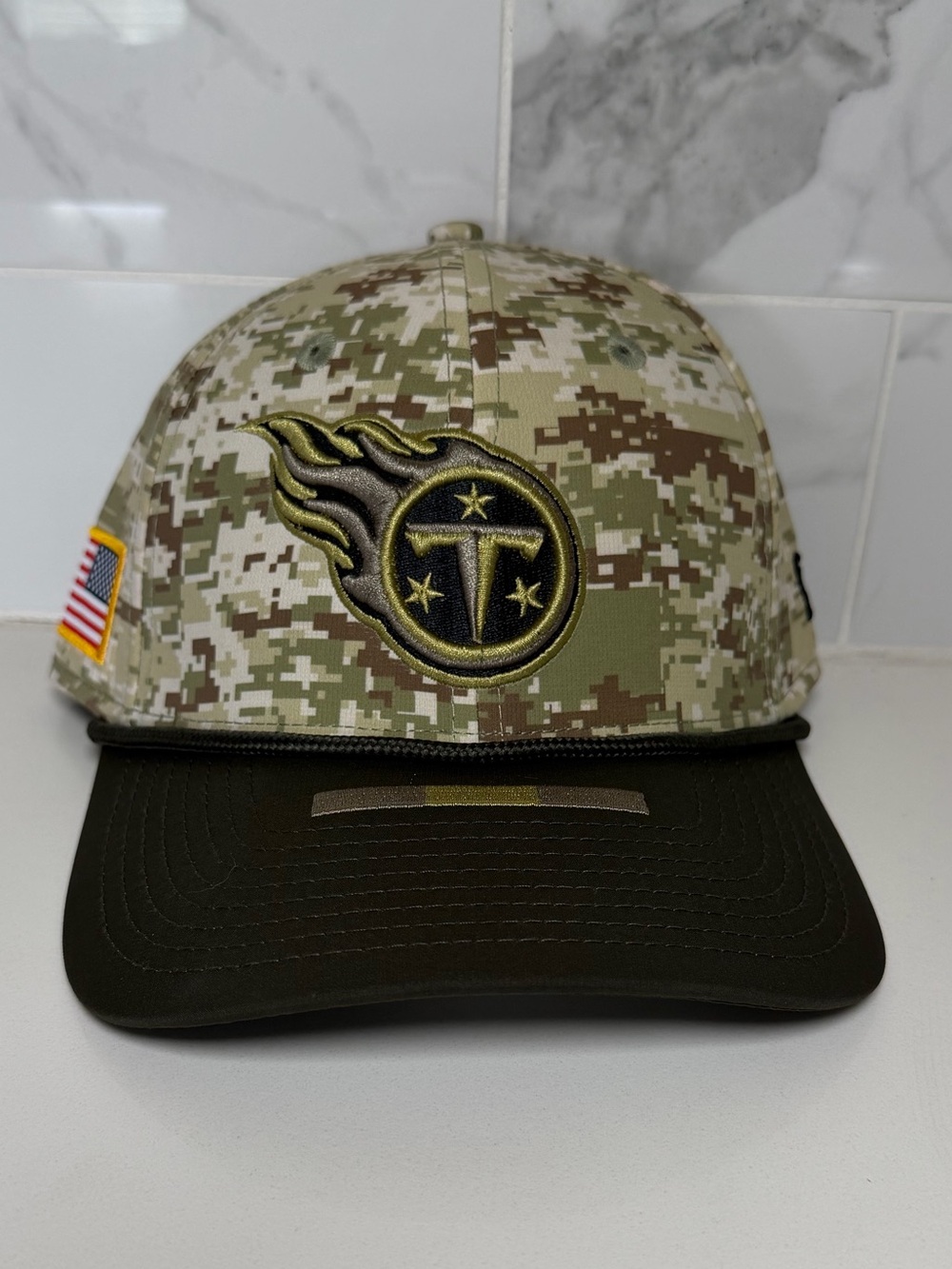 Tennessee Titans New Era 39THIRTY 2025 Salute To Service S/M Flex Hat Cap NWT!